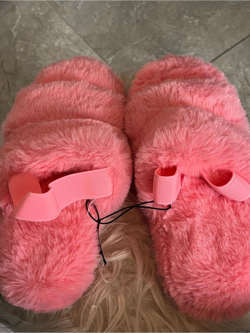 Plush Pink Fuzzy Slide Sandals - Women's Cozy Slip-Ons